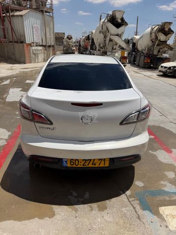 מודעת רכב מאזדה 3