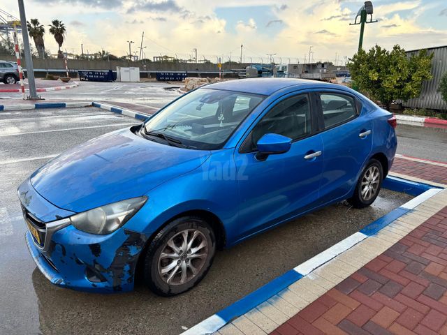מודעת רכב מאזדה 2