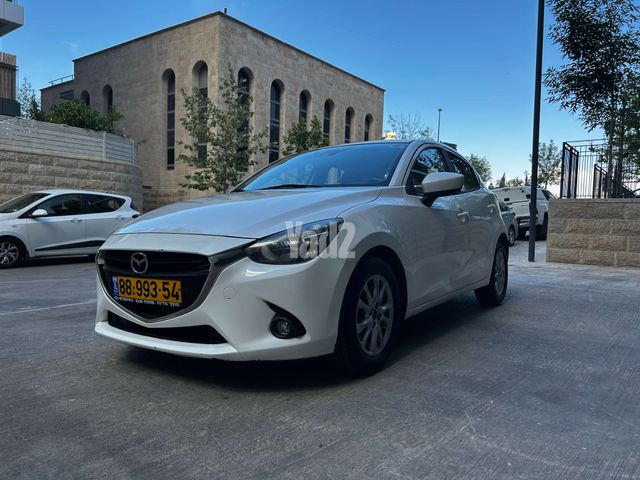 מודעת רכב מאזדה 2