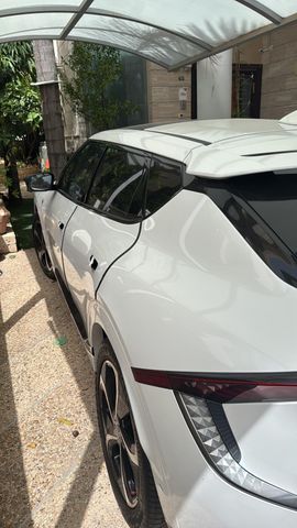 מודעת רכב קיה EV6