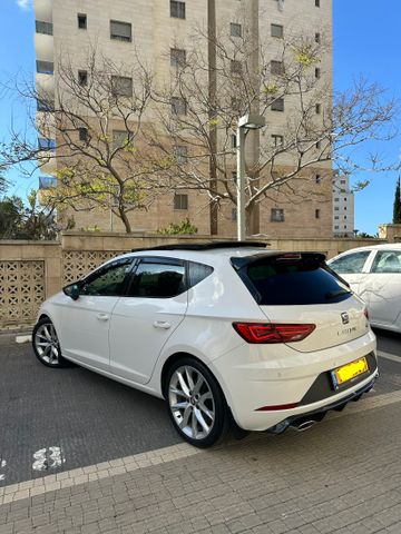 מודעת רכב סיאט לאון