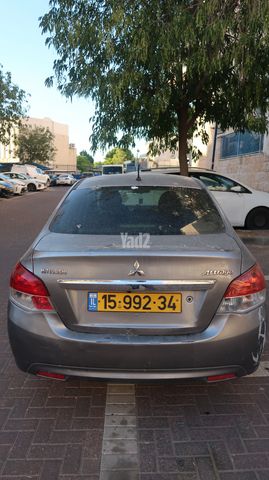 מודעת רכב מיצובישי אטראז'