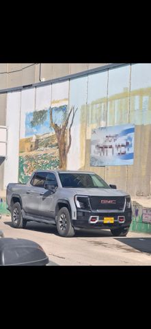 מודעת רכב ג'י.אם.סי סיירה EV  