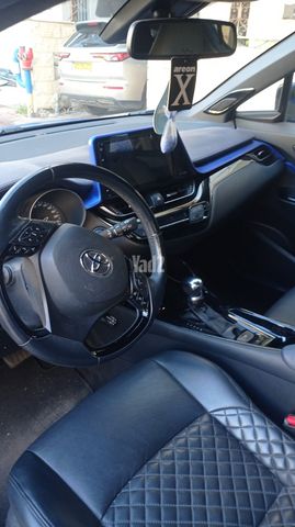 מודעת רכב טויוטה C-HR