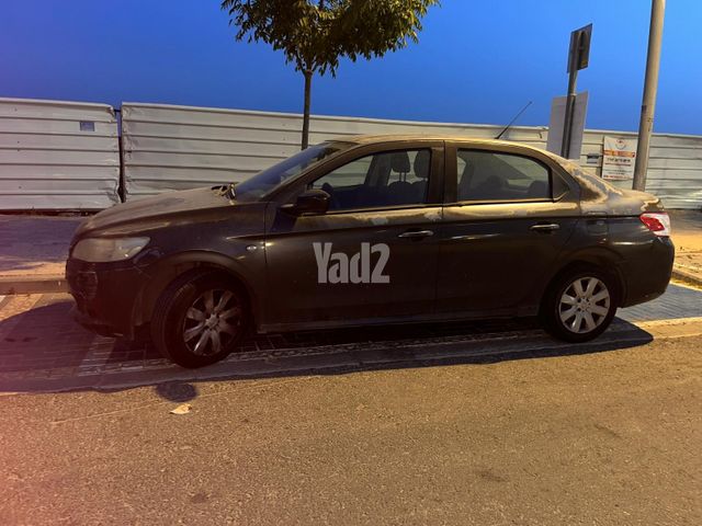 מודעת רכב פיג'ו 301