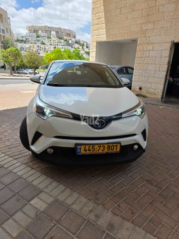 מודעת רכב טויוטה C-HR