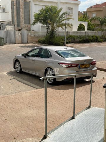 מודעת רכב טויוטה קאמרי