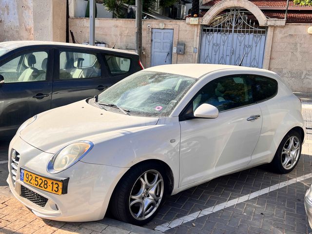 מודעת רכב אלפא רומיאו מיטו