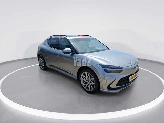 מודעת רכב ג'נסיס GV70 3