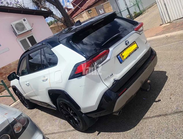 מודעת רכב טויוטה RAV4