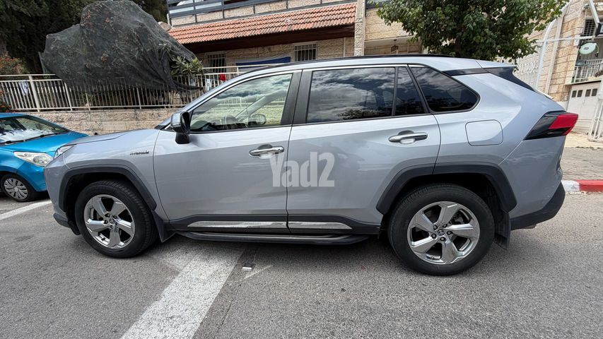 מודעת רכב טויוטה RAV4