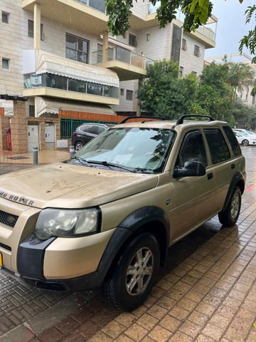 מודעת רכב לנד רובר פרילנדר