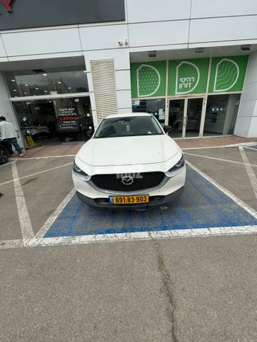 מודעת רכב מאזדה CX-30