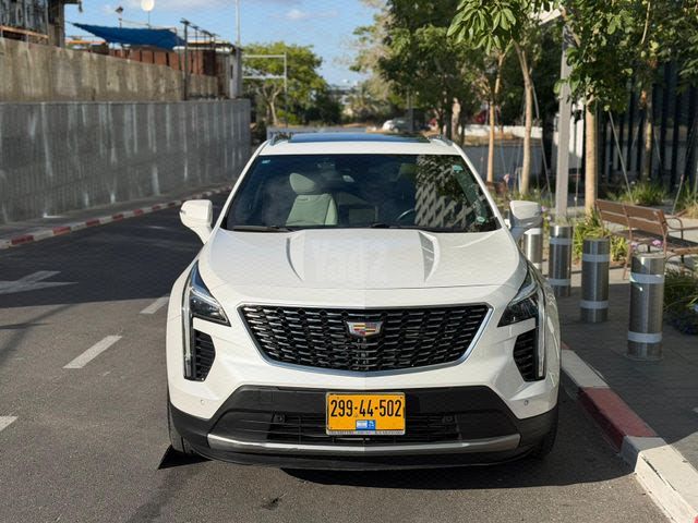 מודעת רכב קאדילק XT4