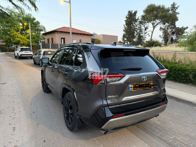 מודעת רכב טויוטה RAV4