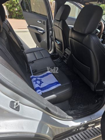 מודעת רכב קאדילק XT4