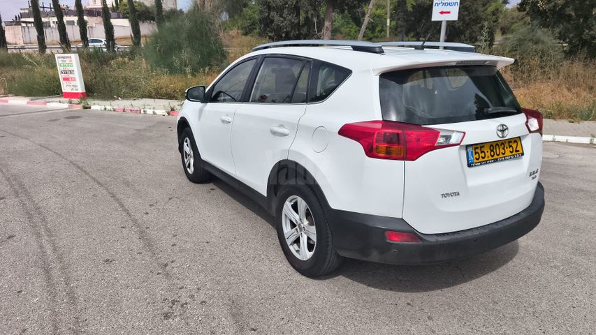 מודעת רכב טויוטה RAV4