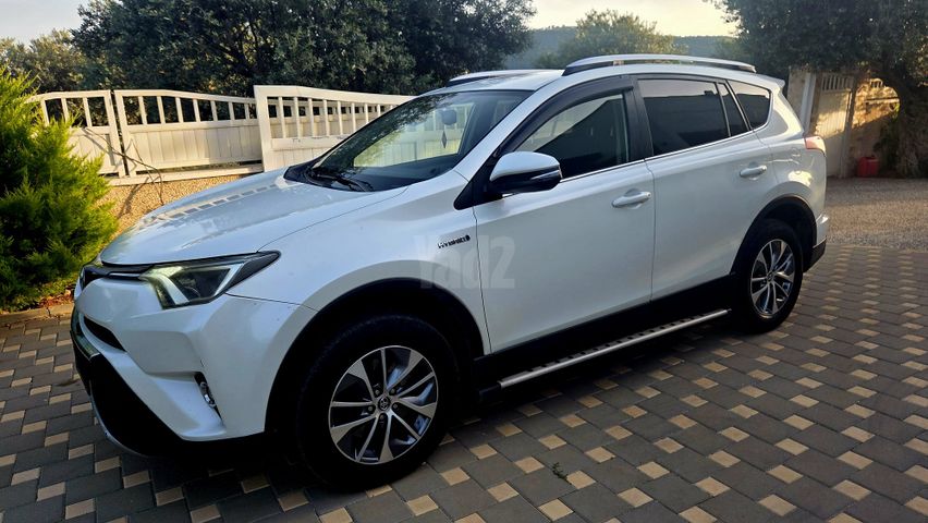מודעת רכב טויוטה RAV4