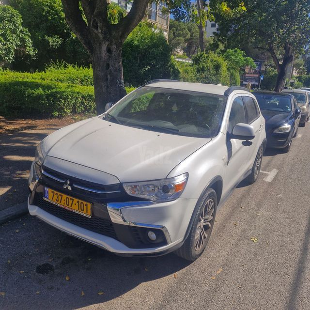 מודעת רכב מיצובישי ASX
