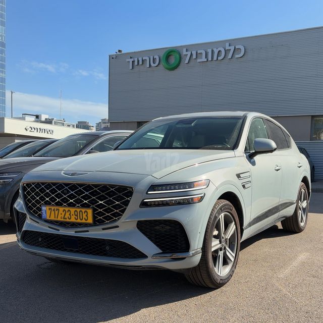 מודעת רכב ג'נסיס GV80