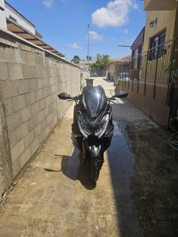מודעת רכב קימקו AK 550