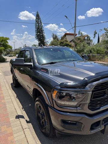 מודעת רכב דודג'
