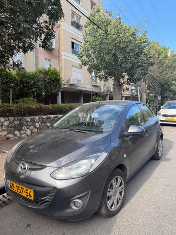 מודעת רכב מאזדה 2