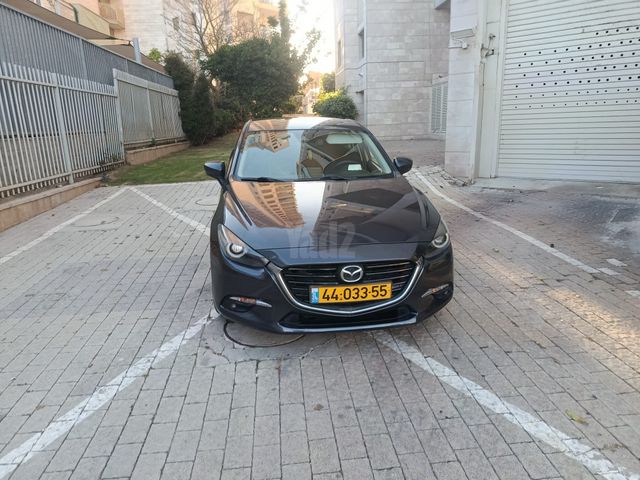 מודעת רכב מאזדה 3