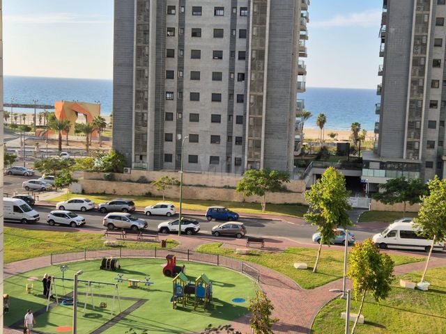 כרמל 10