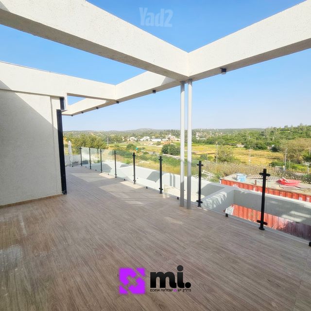 דו משפחתי למכירה בשריגים (תיווך) — 4