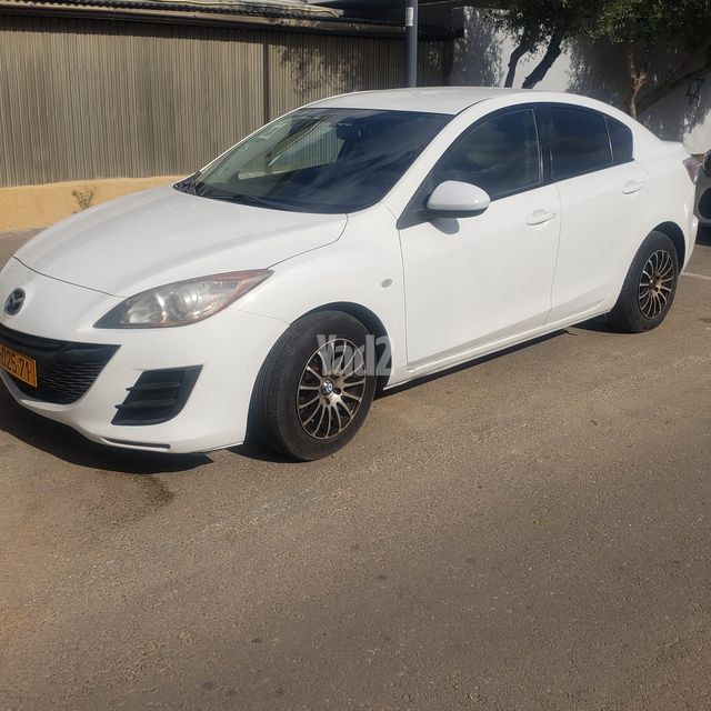 מודעת רכב מאזדה 3