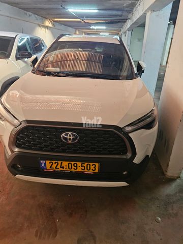 מודעת רכב טויוטה קורולה קרוס