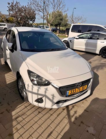 מודעת רכב מאזדה 2