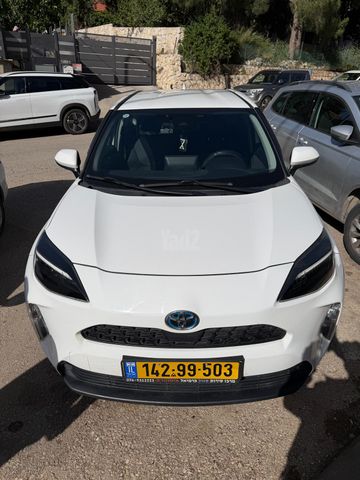 מודעת רכב טויוטה יאריס קרוס