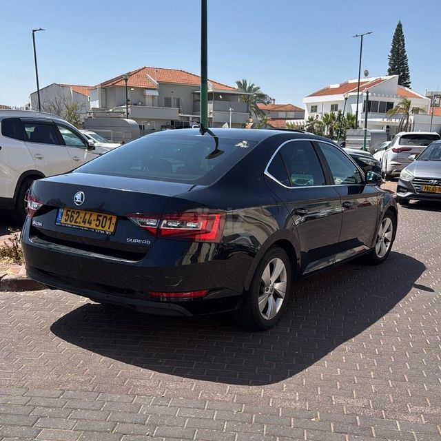מודעת רכב סקודה סופרב