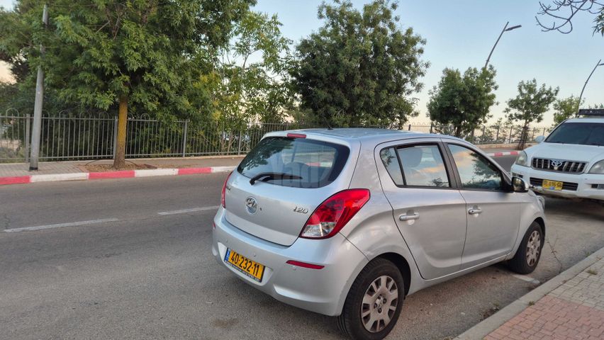 מודעת רכב יונדאי i20