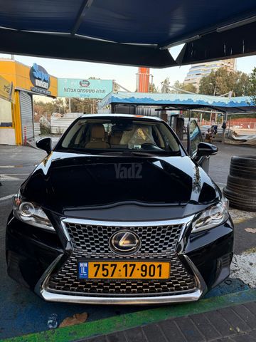 מודעת רכב לקסוס CT