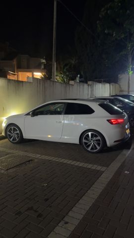 מודעת רכב סיאט לאון