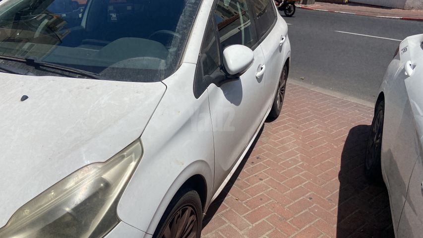 מודעת רכב פיג'ו 208