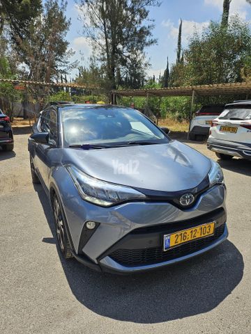 מודעת רכב טויוטה C-HR