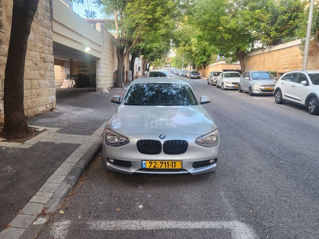 מודעת רכב ב מ וו סדרה 1