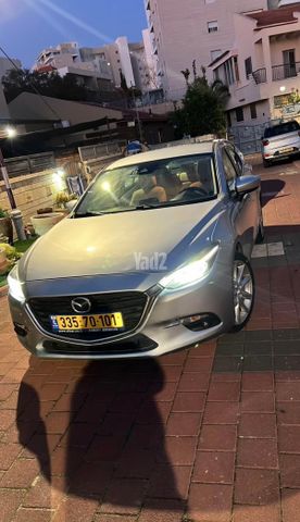 מודעת רכב מאזדה 3