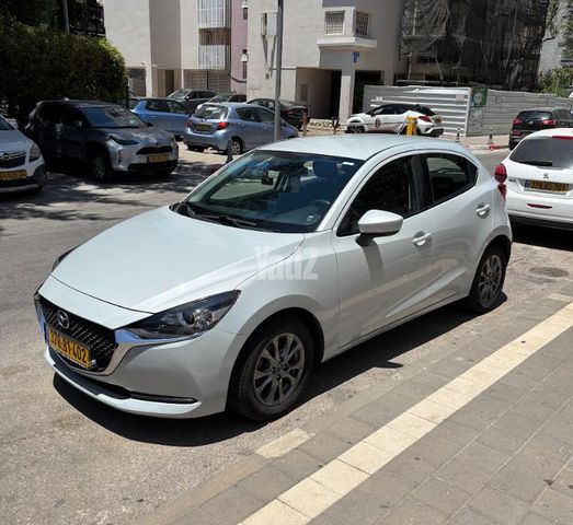 מודעת רכב מאזדה 2
