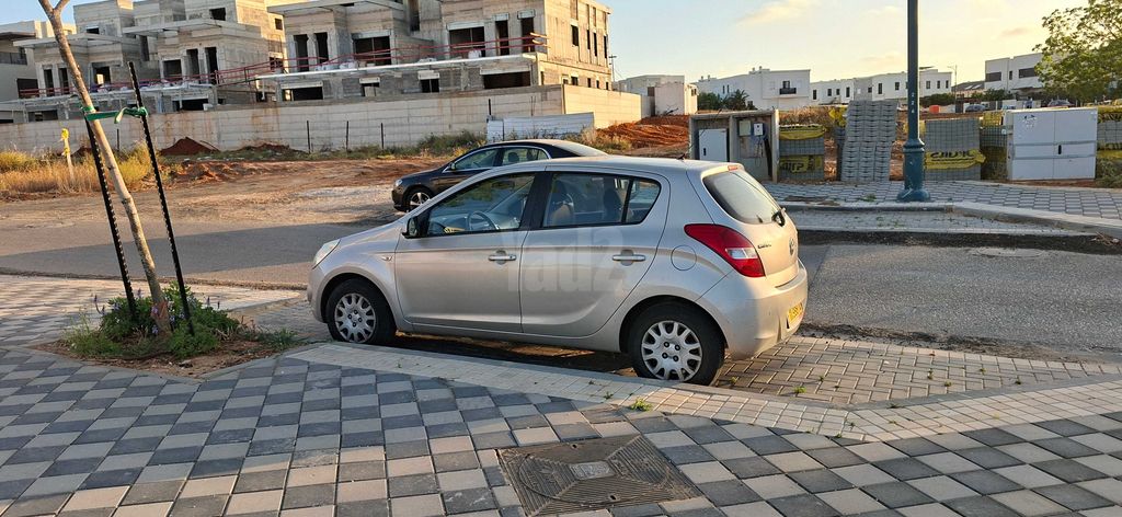 מודעת רכב יונדאי i20