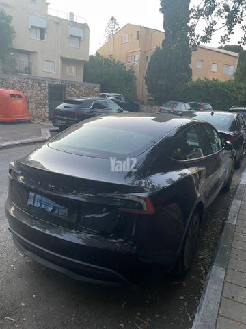 מודעת רכב טסלה מודל 3