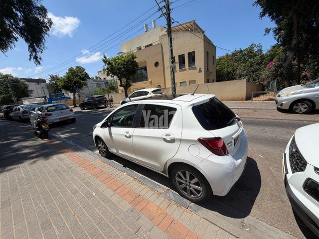 מודעת רכב טויוטה יאריס