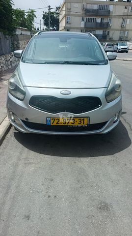 מודעת רכב קיה קארנס