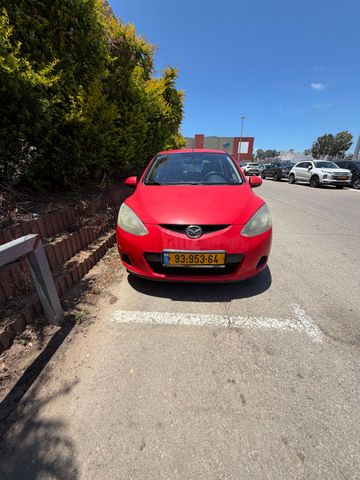 מודעת רכב מאזדה 2