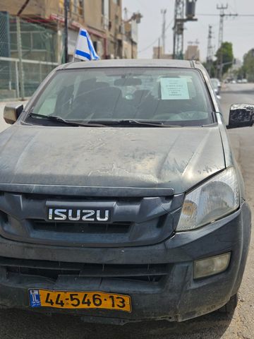 מודעת רכב איסוזו די-מקס