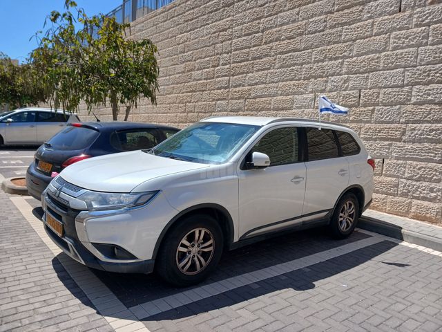 מודעת רכב מיצובישי אאוטלנדר